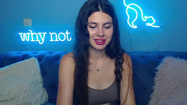 Snapshot of ViollinaLove chatting on 07-17-26, 04:43 ViollinaLove online show from 07-17-26, 04:43