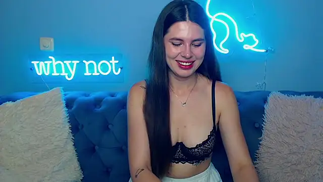 Snapshot of ViollinaLove chatting on 06-20-26, 04:39 ViollinaLove online show from 06-20-26, 04:39