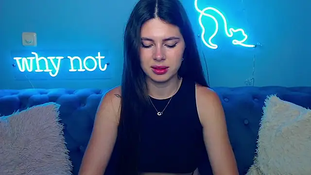 Snapshot of ViollinaLove chatting on 06-27-26, 04:51 ViollinaLove online show from 06-27-26, 04:51