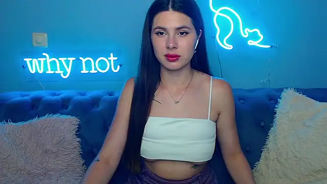 Snapshot of ViollinaLove chatting on 06-21-26, 04:40 ViollinaLove online show from 06-21-26, 04:40