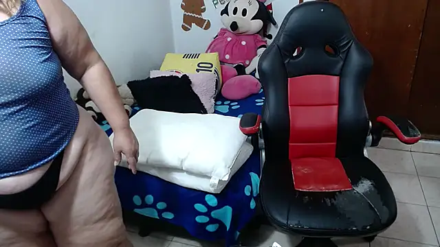 Britney-22 online show from 11-26-25, 09:37