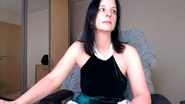 Snapshot of _Sweetlonglips_ chatting on 12-08-24, 09:24 Sweetlonglips online show from 12-08-24, 09:24