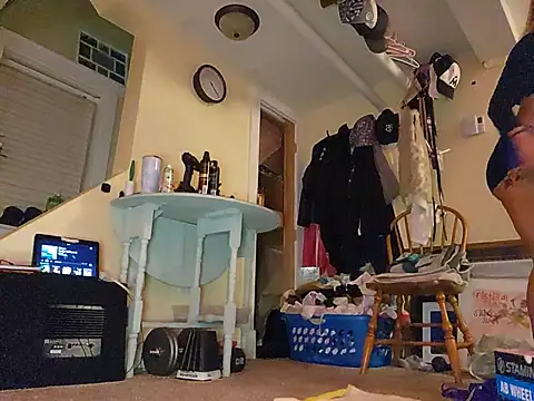 Snapshot of MaddisonX chatting on 11-03-25, 09:24 MaddisonX online show from 11-03-25, 09:24