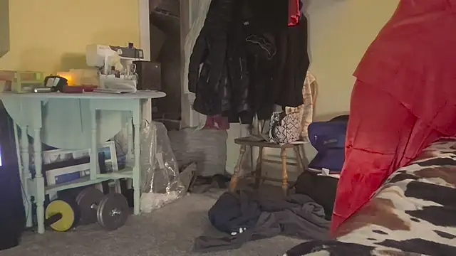 MaddisonX online show from 12-16-25, 09:02