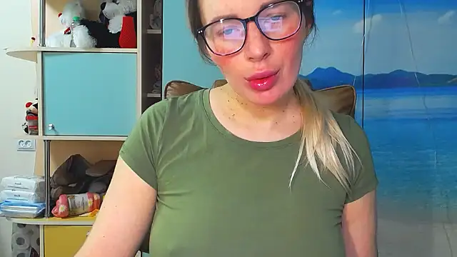 Snapshot of miaa_sunn chatting on 11-17-25, 03:38 miaa sunn online show from 11-17-25, 03:38