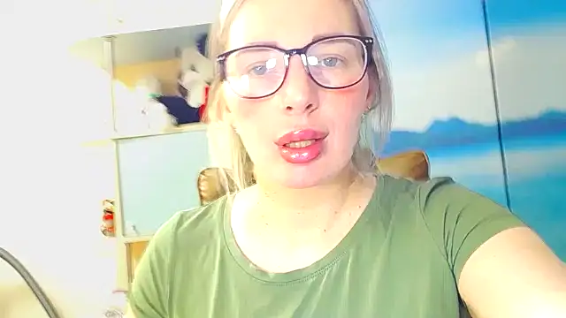 Snapshot of miaa_sunn chatting on 12-21-25, 12:07 miaa sunn online show from 12-21-25, 12:07