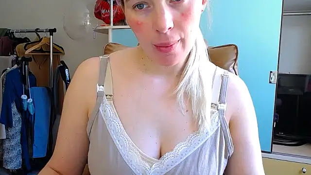 Snapshot of miaa_sunn chatting on 02-21-26, 01:46 miaa sunn online show from 02-21-26, 01:46