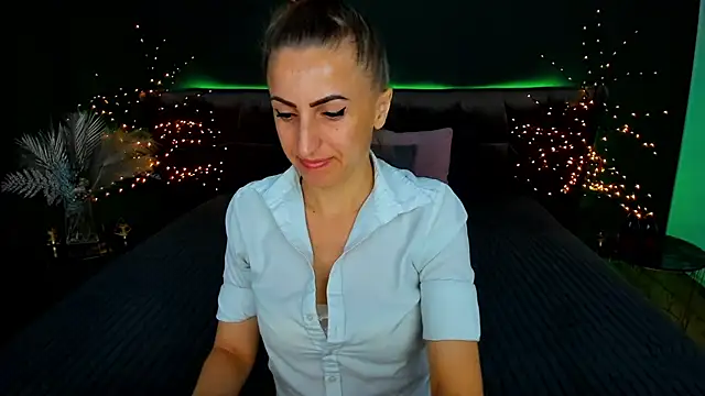 Rebecca Diamond online show from 09-24-25, 05:47