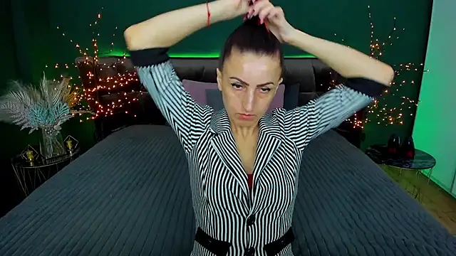 Rebecca Diamond online show from 03-16-25, 06:09