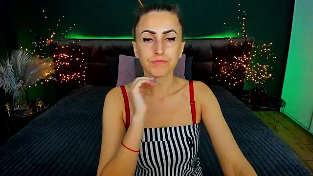 Rebecca Diamond online show from 09-25-25, 05:46