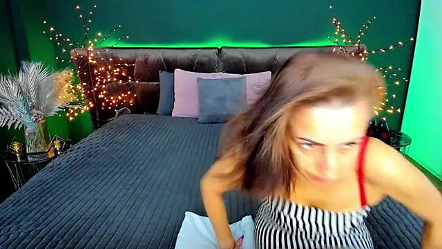 Rebecca Diamond online show from 09-10-25, 05:28