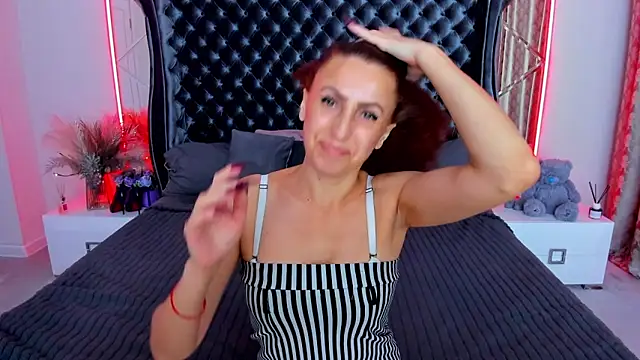 Rebecca Diamond online show from 06-02-26, 05:40