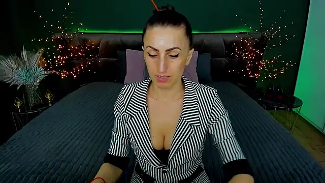 Rebecca Diamond online show from 03-18-25, 12:50