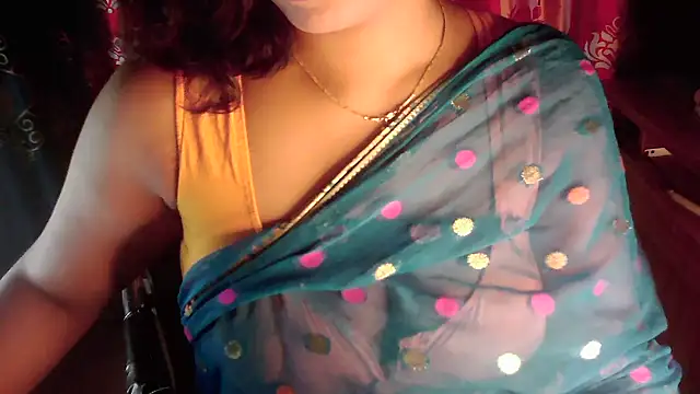 Snapshot of banglarani880 chatting on 03-13-25, 04:45 banglarani880 online show from 03-13-25, 04:45