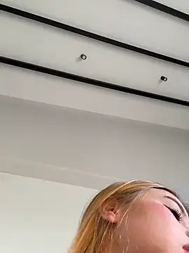 curchez  online show from 03-10-26, 08:02