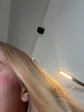 curchez  online show from 03-05-26, 08:05