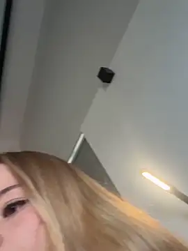 curchez  online show from 03-03-26, 08:27