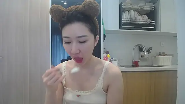 Asiagirll online show from 06-05-26, 01:21