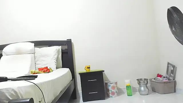 mara2020 69 online show from 11-17-25, 01:59