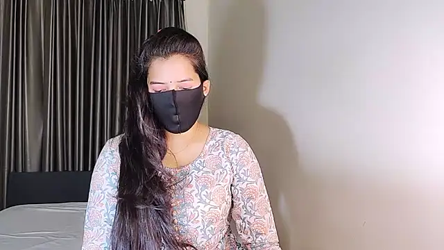 Snapshot of YourLovelyQueen chatting on 03-04-25, 05:03 YourLovelyQueen online show from 03-04-25, 05:03