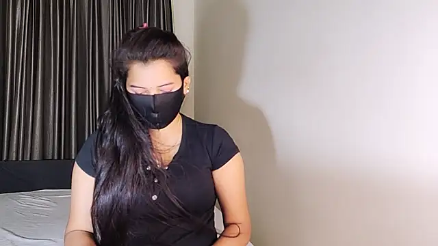 Snapshot of YourLovelyQueen chatting on 02-18-25, 05:31 YourLovelyQueen online show from 02-18-25, 05:31