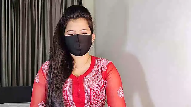 Snapshot of YourLovelyQueen chatting on 01-14-25, 04:18 YourLovelyQueen online show from 01-14-25, 04:18
