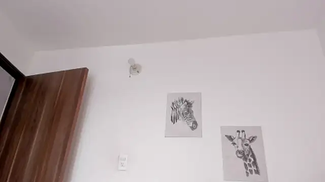 Hanna Risso online show from 02-12-26, 05:56