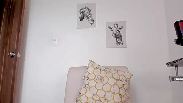 Hanna Risso online show from 02-13-26, 05:46