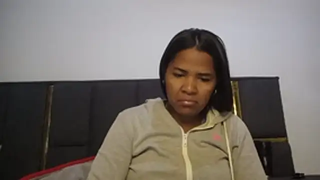 Snapshot of aleixane chatting on 06-20-26, 05:40 aleixane online show from 06-20-26, 05:40
