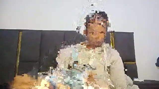 Snapshot of aleixane chatting on 06-18-26, 05:06 aleixane online show from 06-18-26, 05:06