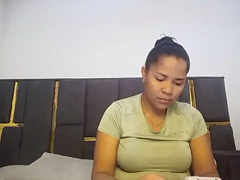 Snapshot of aleixane chatting on 07-11-26, 06:35 aleixane online show from 07-11-26, 06:35
