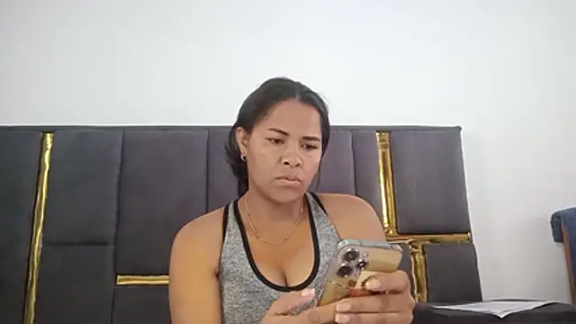 Snapshot of aleixane chatting on 06-02-26, 06:13 aleixane online show from 06-02-26, 06:13