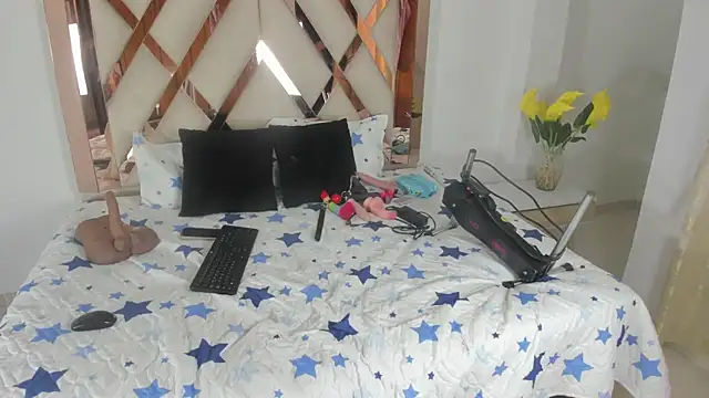 Snapshot of elena_mature chatting on 02-11-26, 07:47 elena mature online show from 02-11-26, 07:47