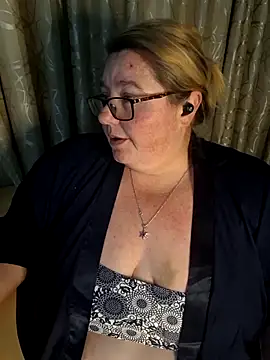 Iceprincess2bad4u online show from 05-21-26, 07:22