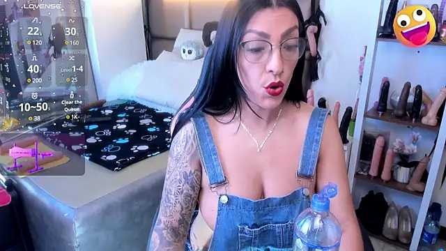 Snapshot of janette_rider chatting on 03-12-25, 03:02 janette rider online show from 03-12-25, 03:02