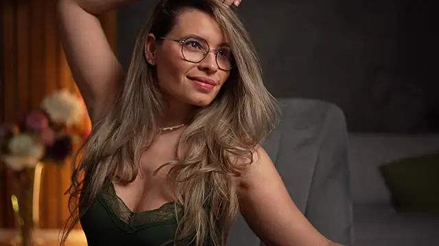 BrandyWhite online show from 12-15-25, 05:35