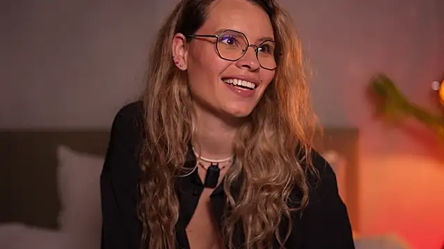 BrandyWhite online show from 05-09-26, 03:43