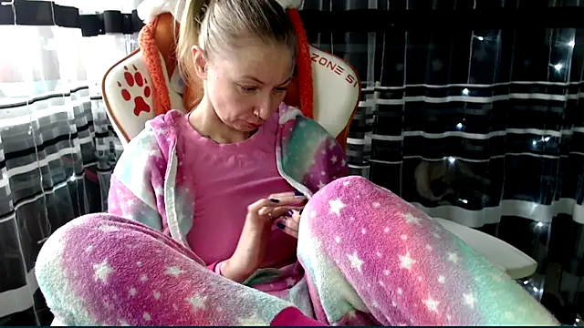 cold lollipop online show from 02-19-26, 07:27