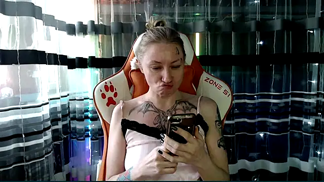 cold lollipop online show from 01-06-26, 08:40