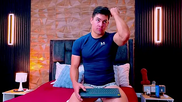 FelipeAndMarcello3 online show from 05-19-26, 02:13