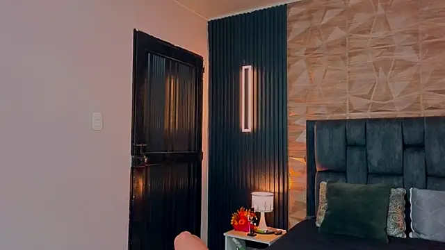 FelipeAndMarcello3 online show from 10-04-25, 08:43