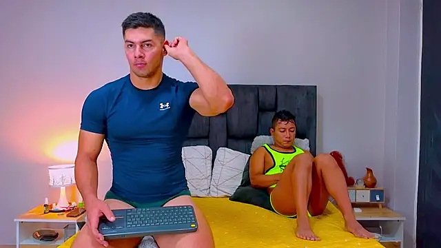 FelipeAndMarcello3 online show from 04-14-26, 02:11