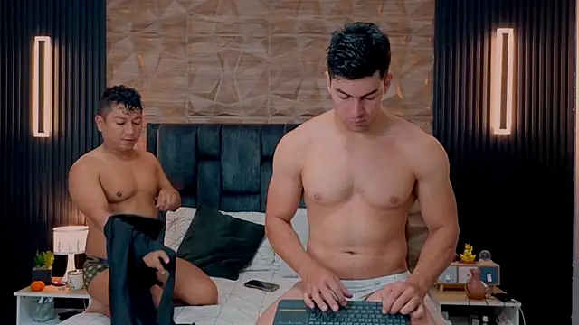 FelipeAndMarcello3 online show from 09-18-25, 02:20