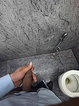 Snapshot of mayavi_baba chatting on 10-15-25, 12:35 mayavi baba online show from 10-15-25, 12:35