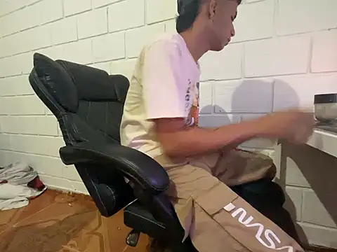 Max TheHorseDick online show from 01-12-26, 02:51