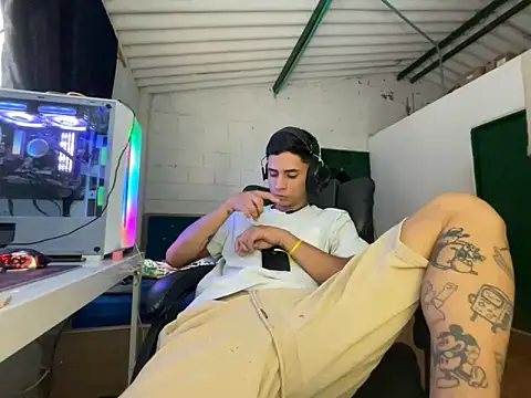 Max TheHorseDick online show from 04-02-26, 04:46