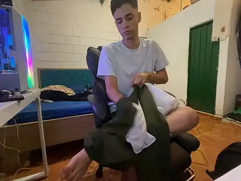 Max TheHorseDick online show from 03-18-26, 05:58