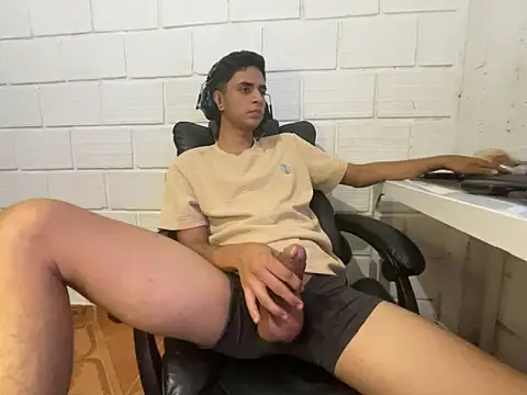 Max TheHorseDick online show from 03-12-26, 06:17