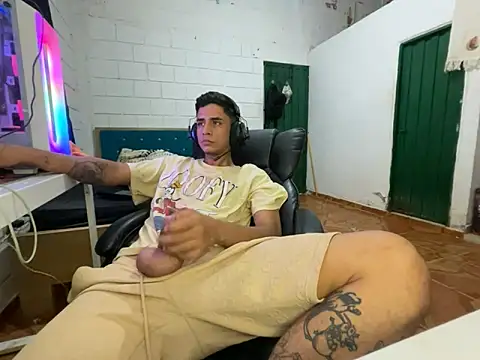 Max TheHorseDick online show from 03-24-26, 04:07