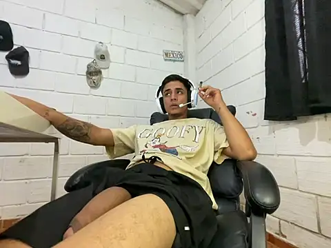 Max TheHorseDick online show from 06-01-26, 04:28